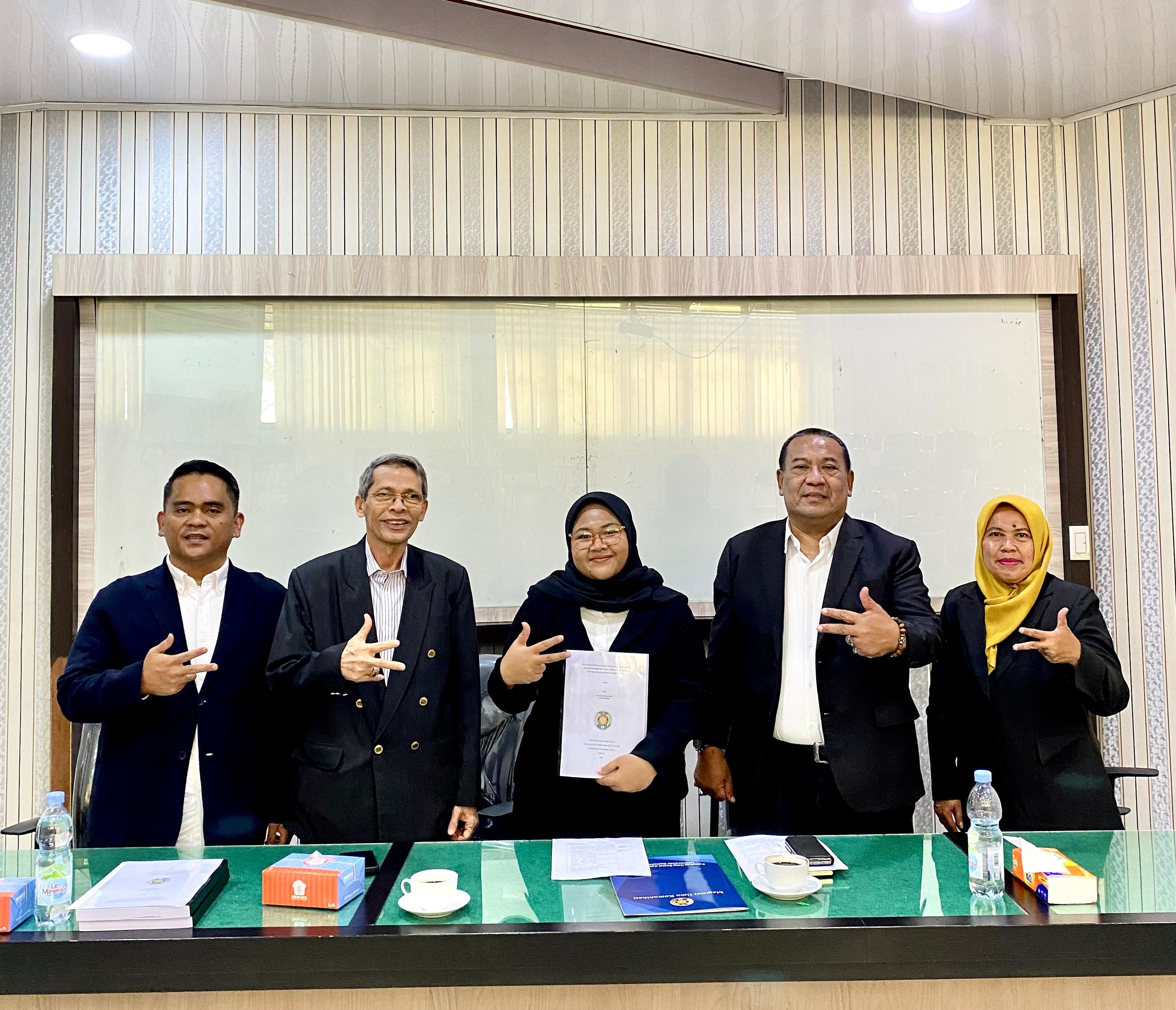 SIDANG TESIS PUTRI